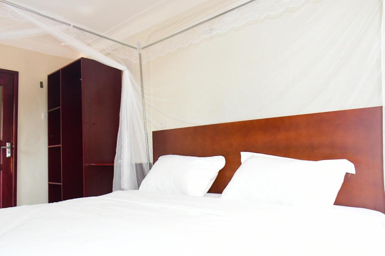 Golden Cherries Guest House Τζίντζα Εξωτερικό φωτογραφία