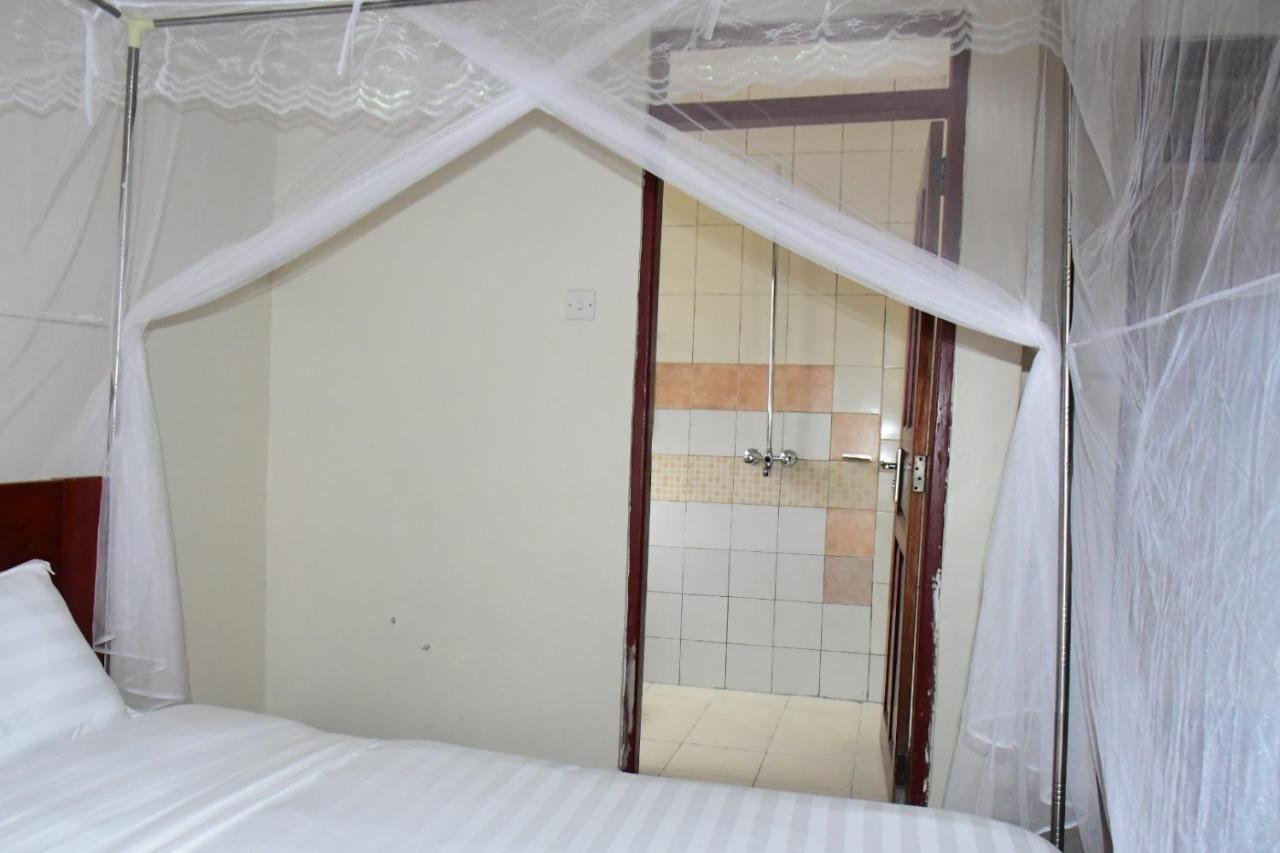 Golden Cherries Guest House Τζίντζα Εξωτερικό φωτογραφία