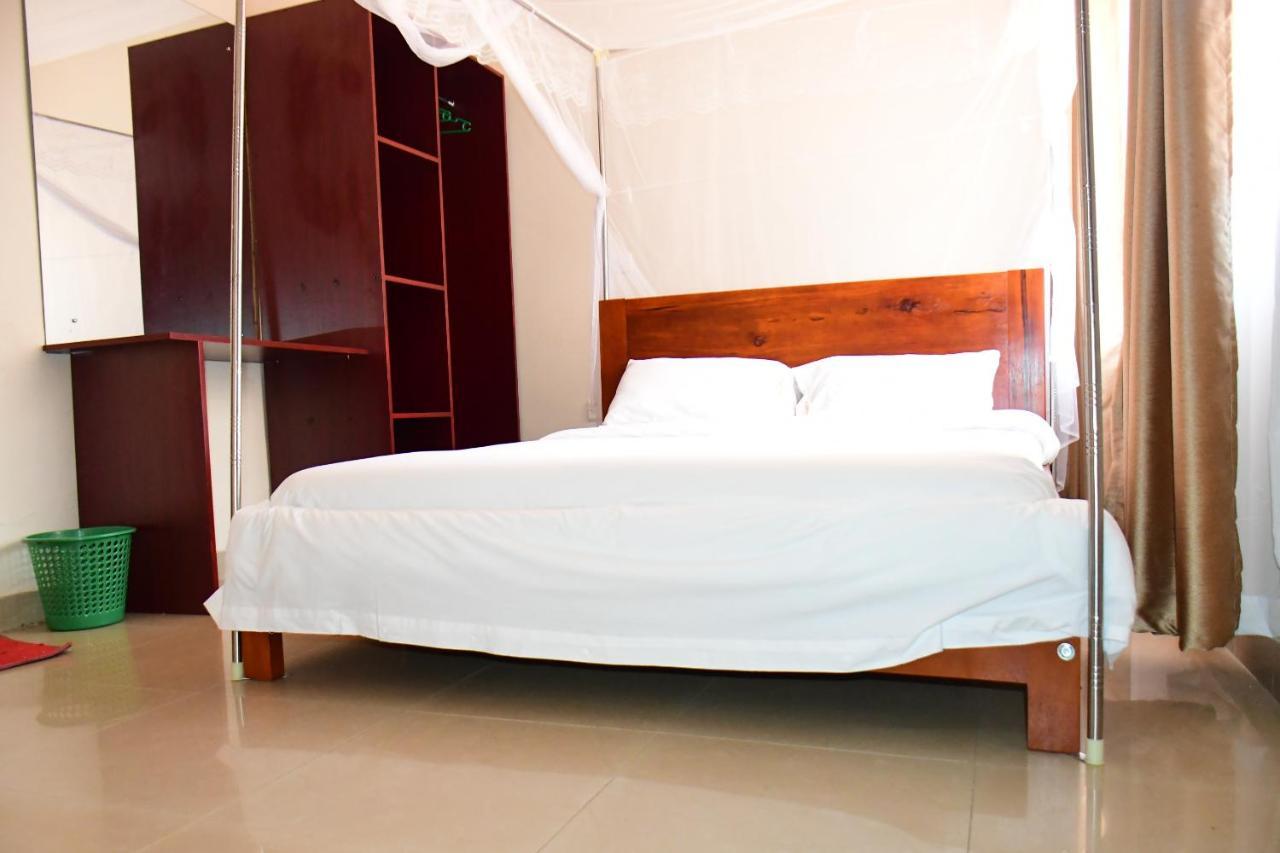 Golden Cherries Guest House Τζίντζα Εξωτερικό φωτογραφία