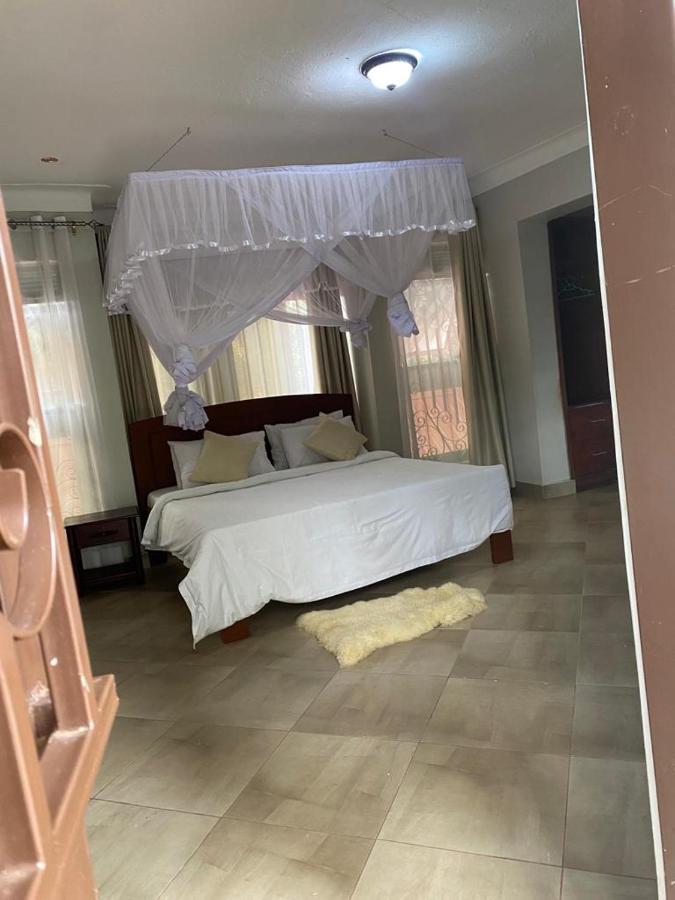 Golden Cherries Guest House Τζίντζα Εξωτερικό φωτογραφία