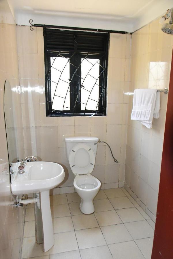 Golden Cherries Guest House Τζίντζα Εξωτερικό φωτογραφία