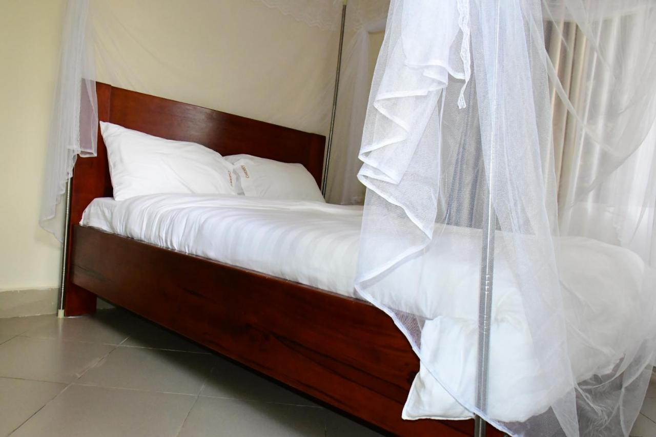 Golden Cherries Guest House Τζίντζα Εξωτερικό φωτογραφία