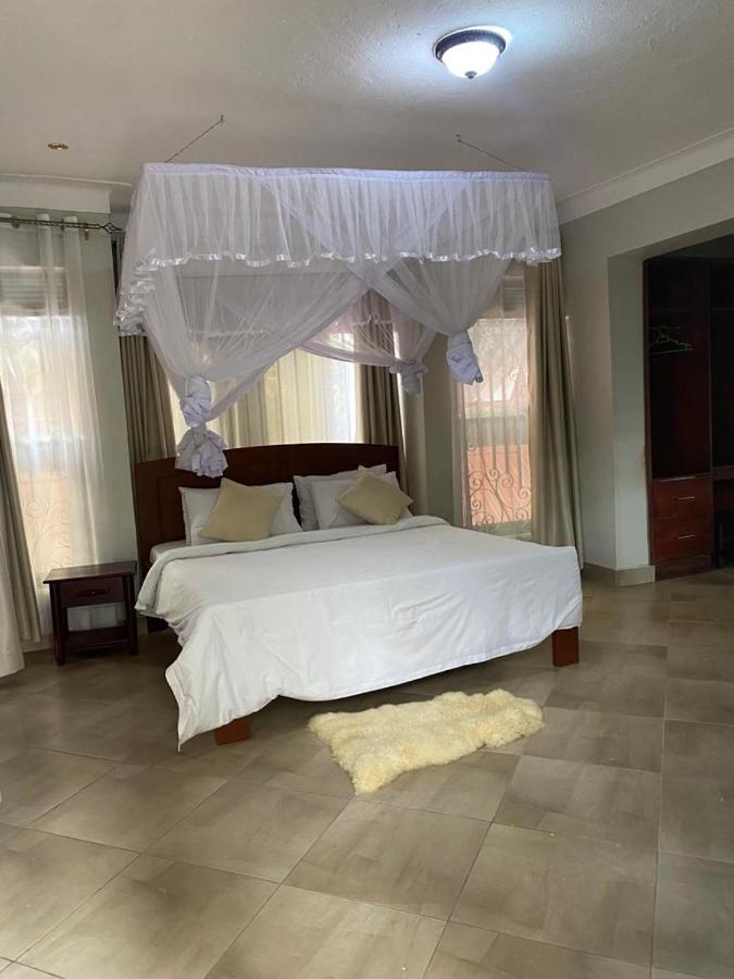 Golden Cherries Guest House Τζίντζα Εξωτερικό φωτογραφία